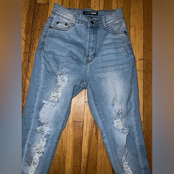 Fashion Nova Light Blue Skinny Jeans *Size3 - Picture 1 of 3